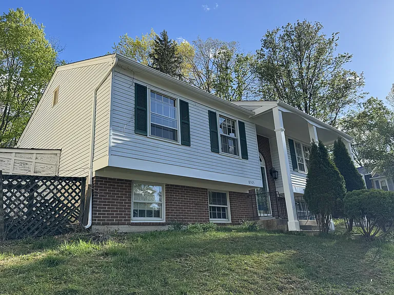8505 Cherry Heights Ct — Photo 37