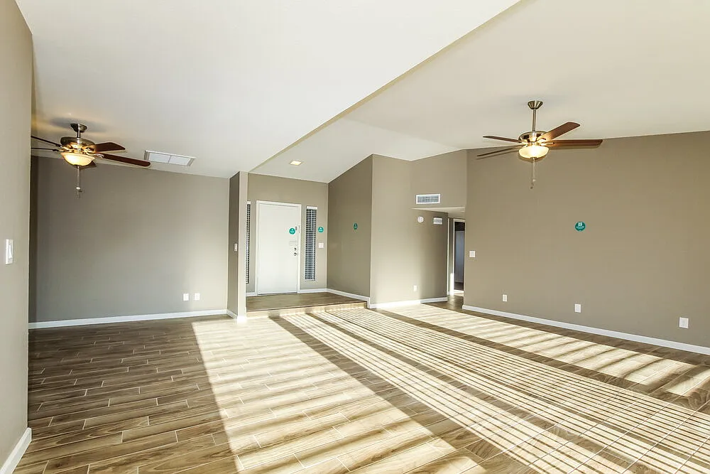 3 bed, 2.0 bath, 1546 sqft, $2,210 — Photo 4