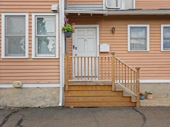 16 Hillside Place APT B1, Norwalk, CT 06854
