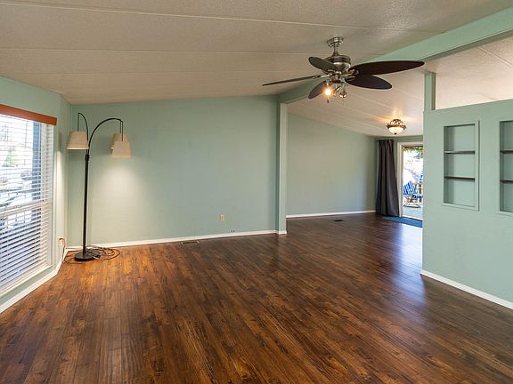 4th image of 2633 SW Obsidian Ave Unit 42