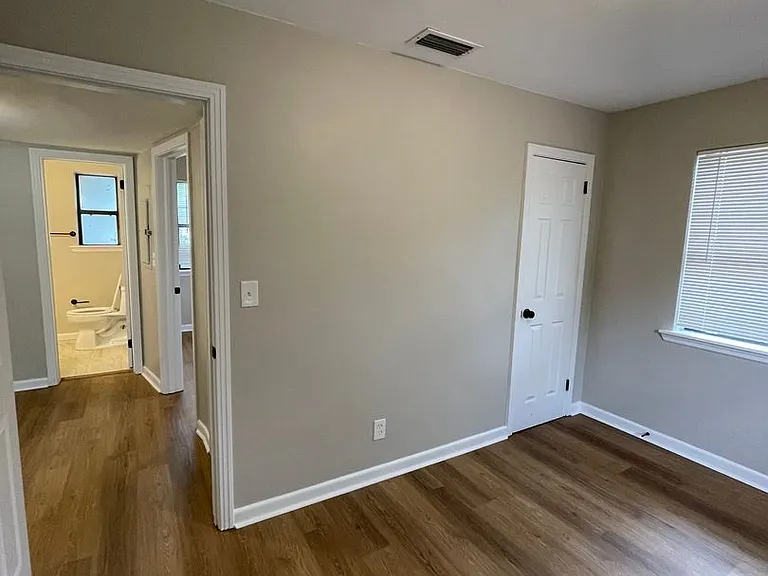 5247 Cleveland Rd — Photo 7