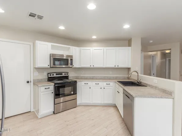 2298 E HAZELTINE Way, Chandler, AZ 85249