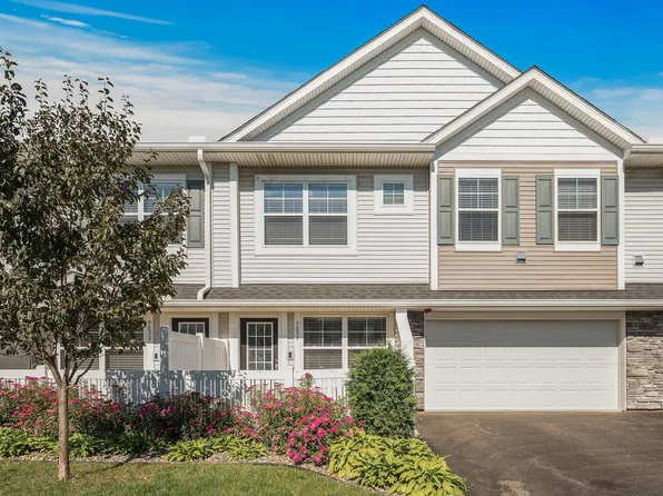 9897 5th Street Ln N, Lake Elmo, MN 55042