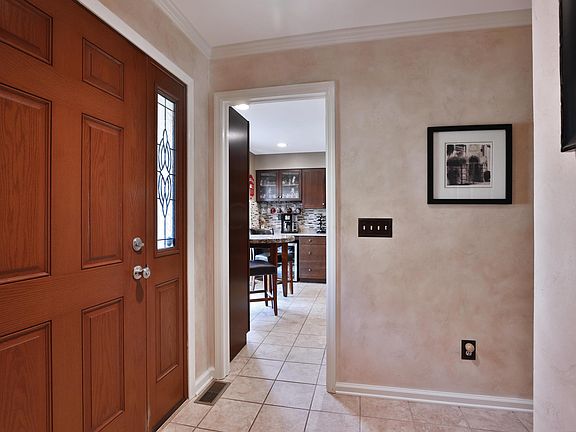 5th image of 6468 Strathaven Ct W #C