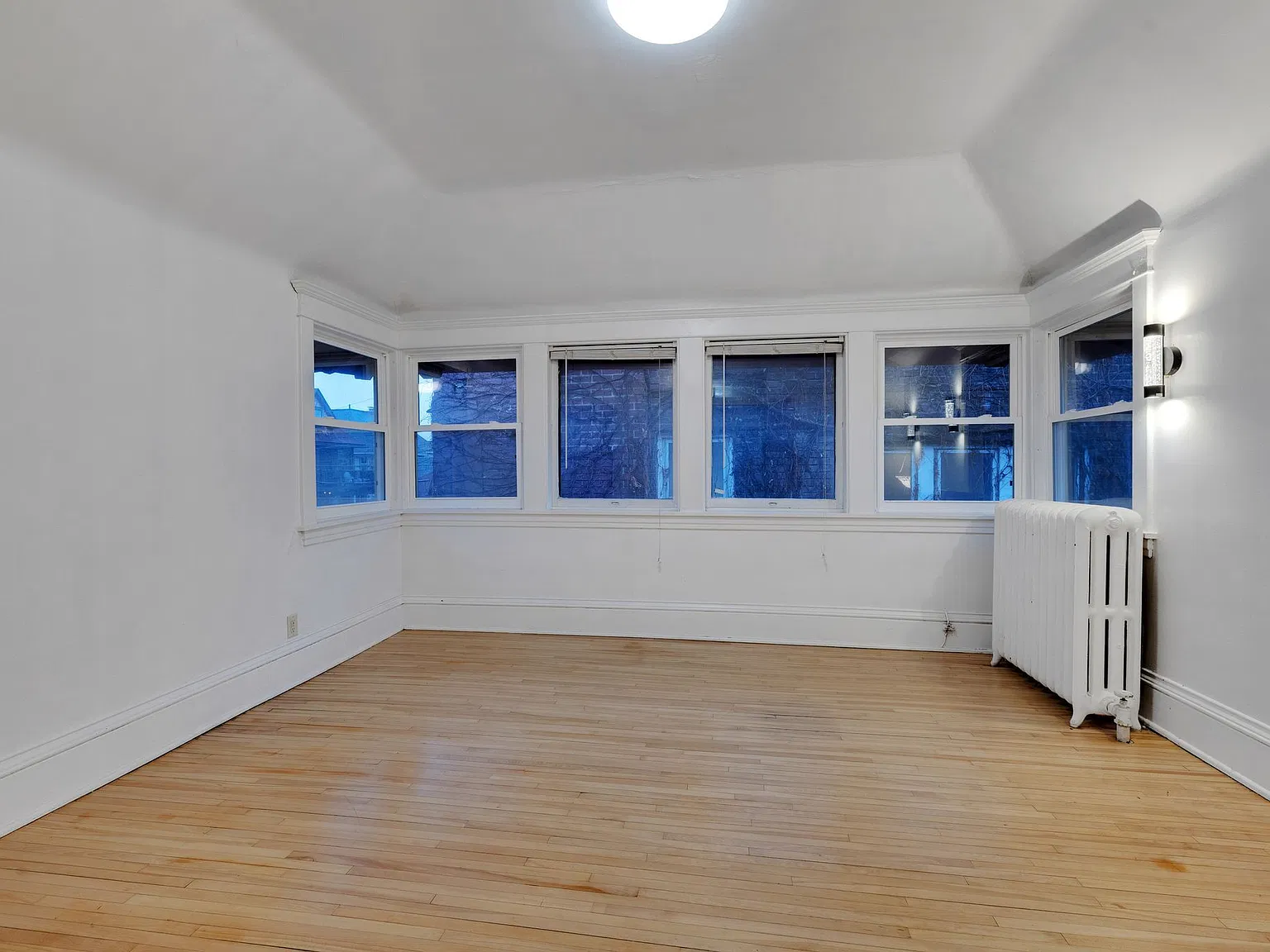 1 bed, 1.0 bath, 750 sqft, $1,325 — Photo 2