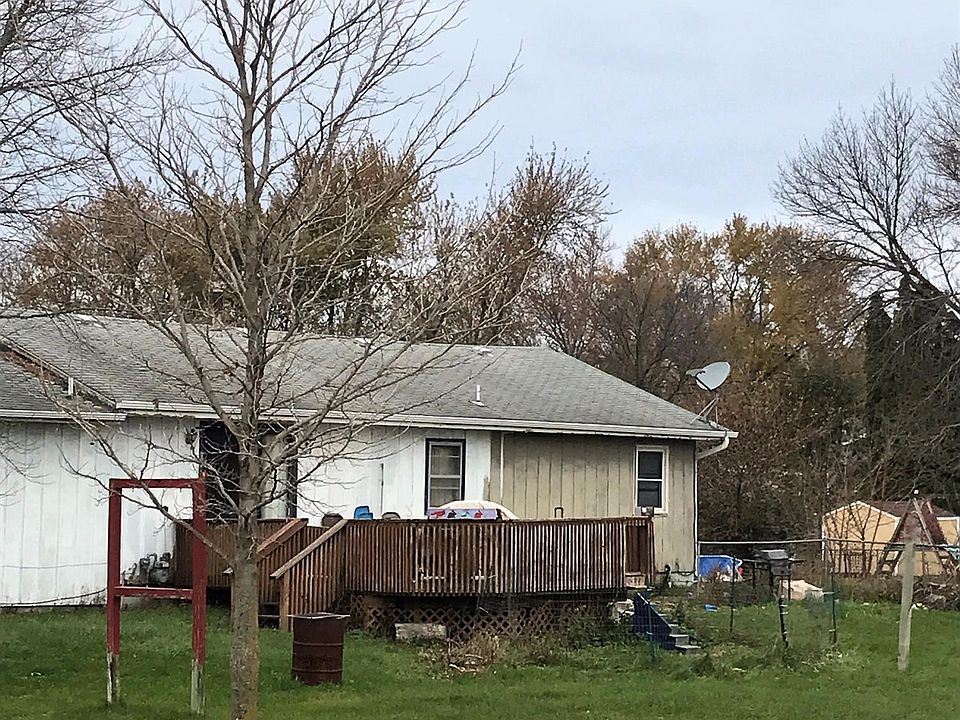 2nd image of 912 Oak St