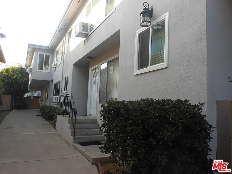 213 S Alexandria Ave #10 — Photo 2