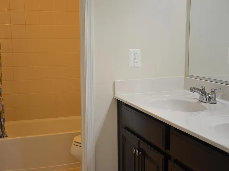 42513 Benfold Sq — Photo 32