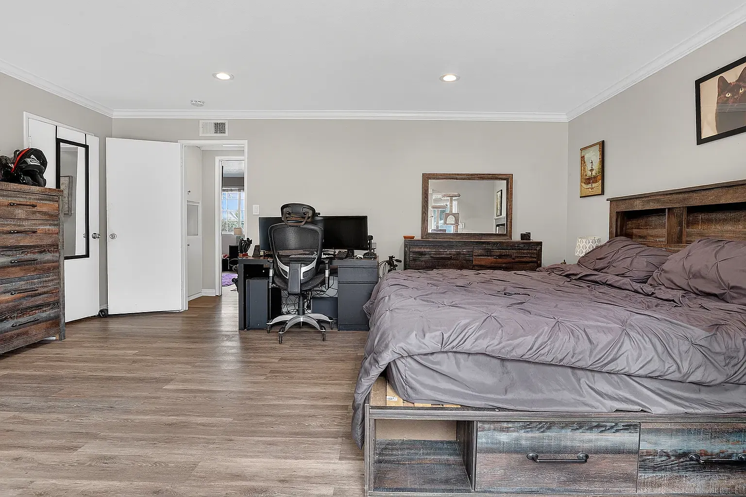 4 bed, 2023 sqft, $7,000 — Photo 4