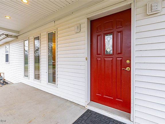 3rd image of 5411 Virginia Dr
