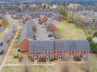 967 Red Mile Rd, Lexington, KY 40504