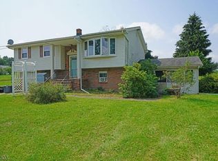 33 Old Beaver Run Rd, Lafayette, NJ 07848