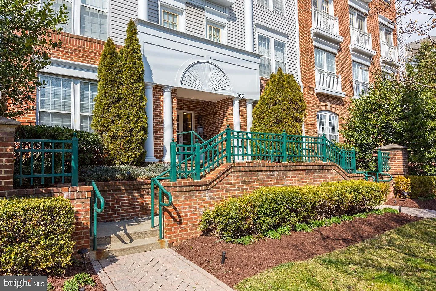 2 bed, 2.0 bath, 1468 sqft, $2,800 — Photo 1