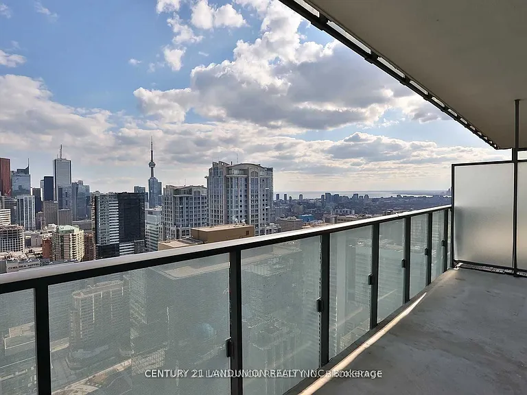 15 Grenville St #3102 — Photo 7