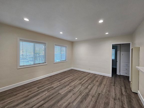 4th image of 7723 Newlin Ave