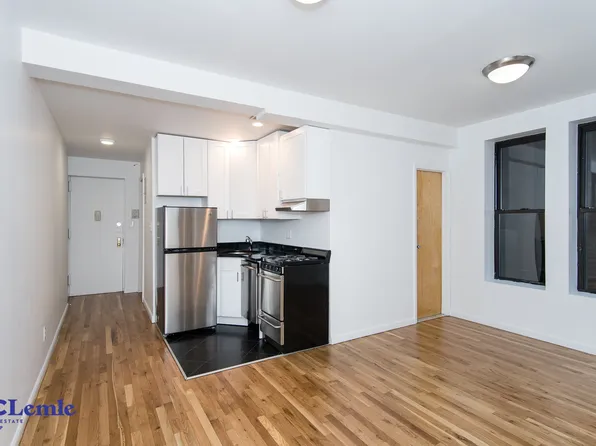 1324 Lexington Avenue image 1 of 15