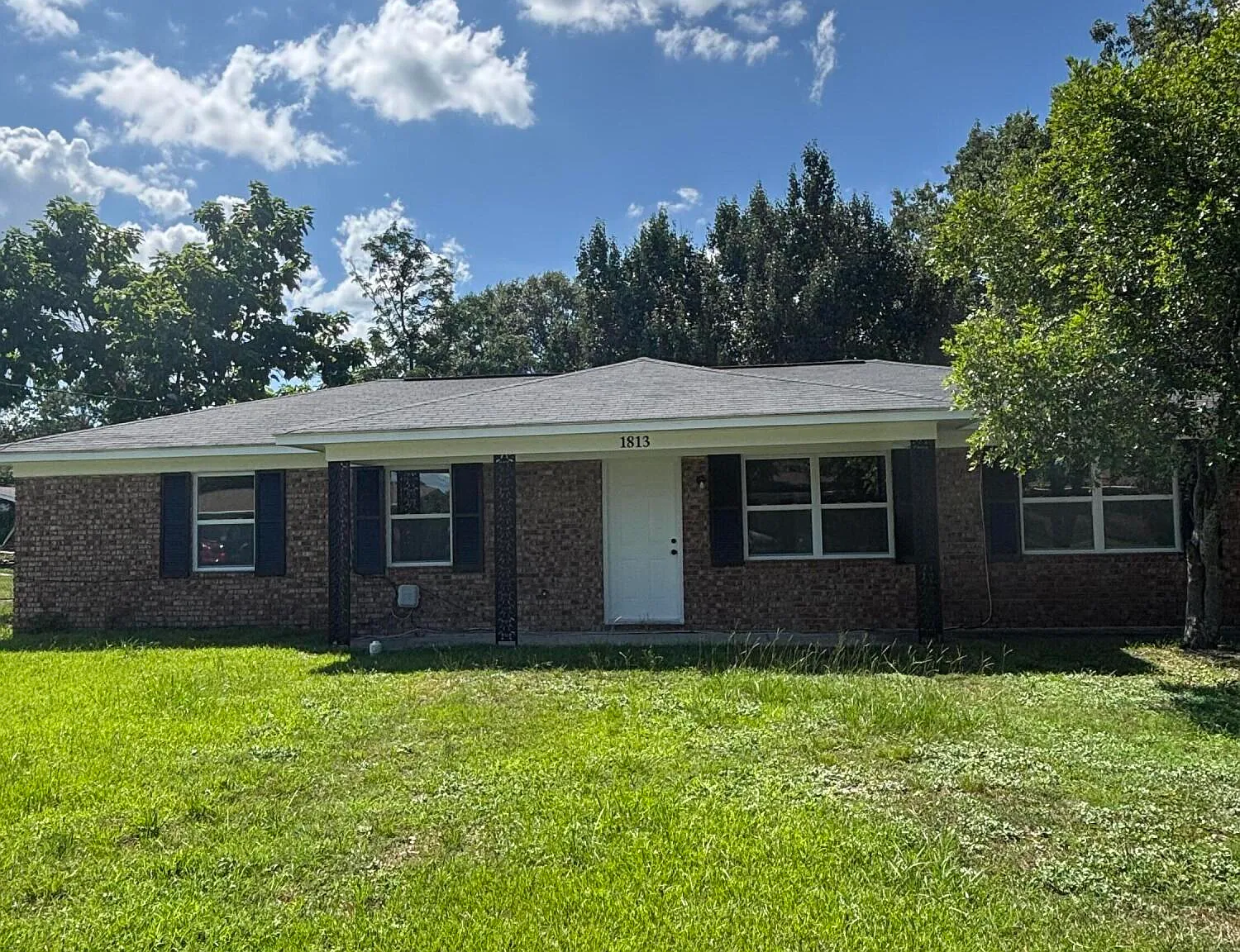 3 bed, 2.0 bath, 1300 sqft, $1,450 — Photo 1