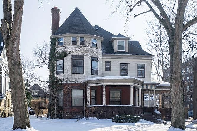 2nd image of 721 W Ferry St #3