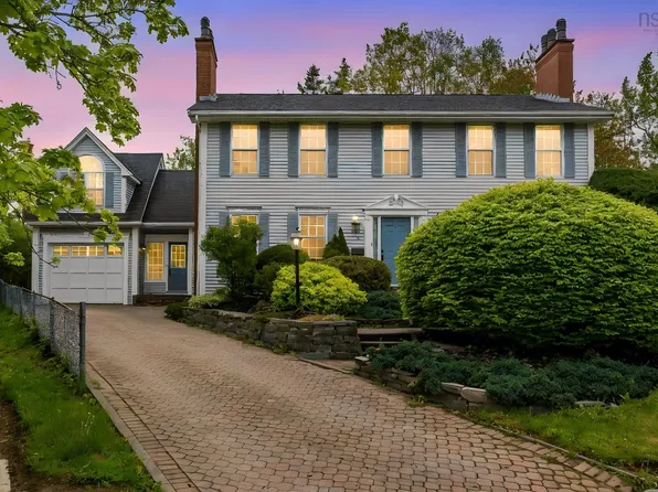3 Louise Ct, Halifax, NS B3A 4N6