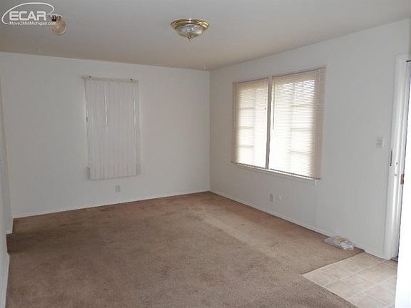 4th image of 3234 W Lyndon Ave