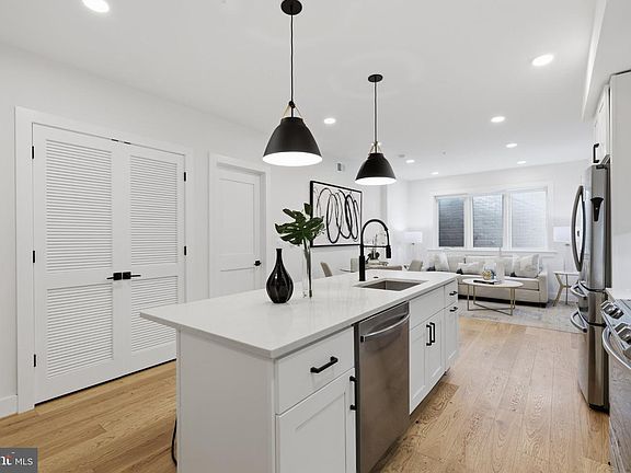 5th image of 1009 Rhode Island Ave NE #1
