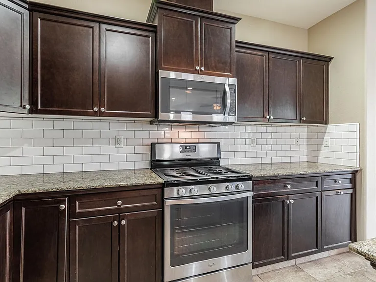 3475 Bellaire Ave — Photo 5
