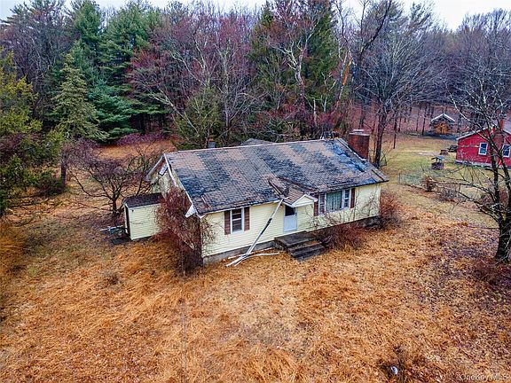 2nd image of 106 Sheldon Hill Road