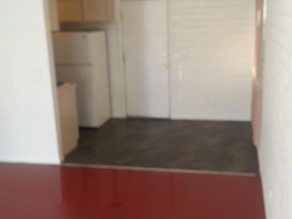 2nd image of 1004 E Copper St Unit 3
