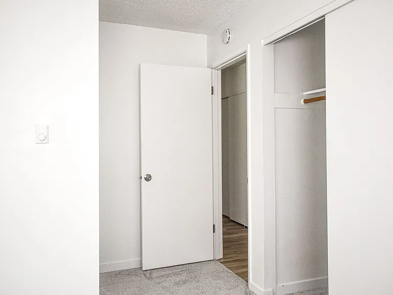 Kathy-Ann Apartments — Photo 15