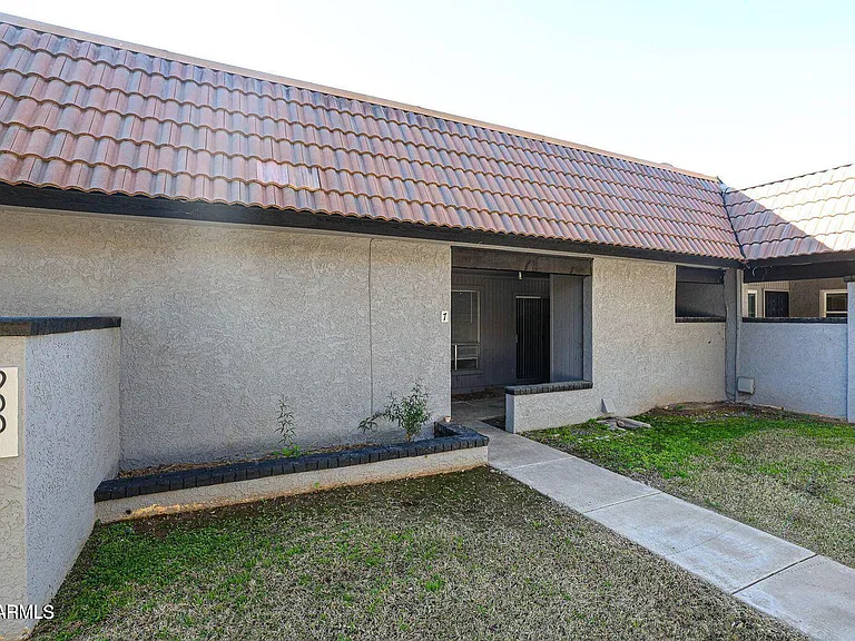 9001 W Elm St #7 — Photo 4