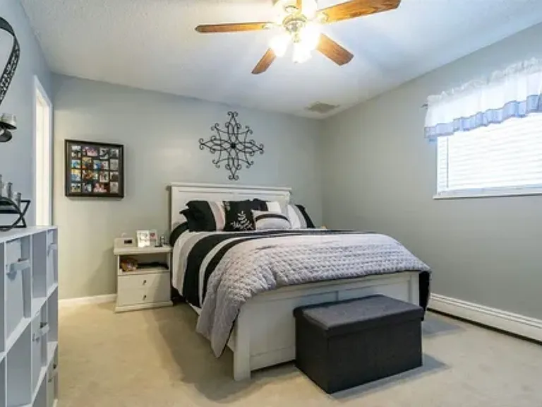 595 McMullin Dr — Photo 4
