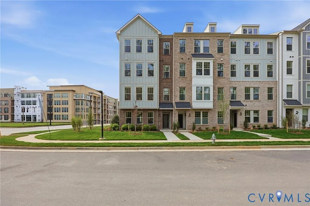 3 bed, 2.5 bath, 1573 sqft, $2,480 — Photo 2