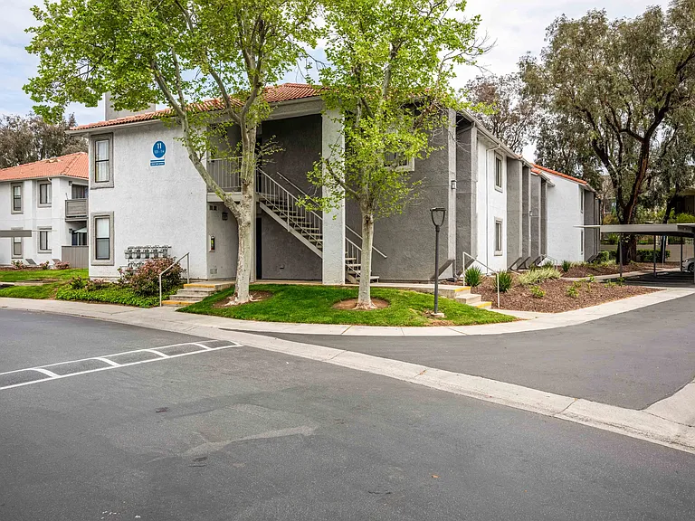 Sorelle Apartments — Photo 31