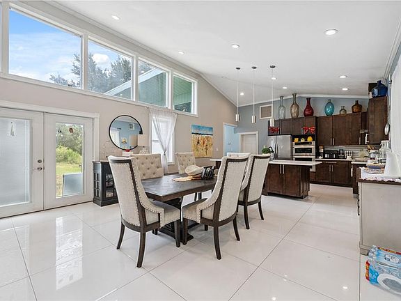 4th image of 4527 REDCOAT DRIVE