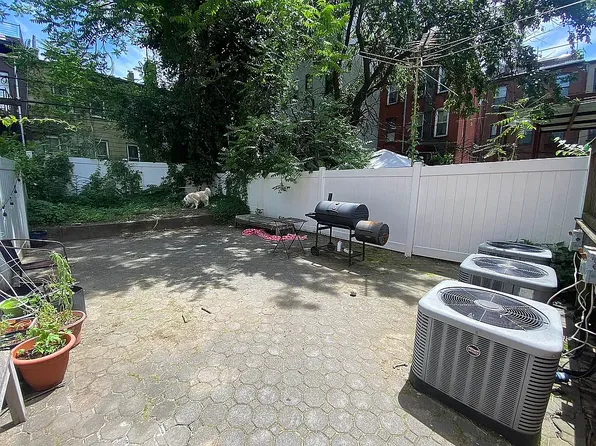1102 Jefferson Avenue image 1 of 17