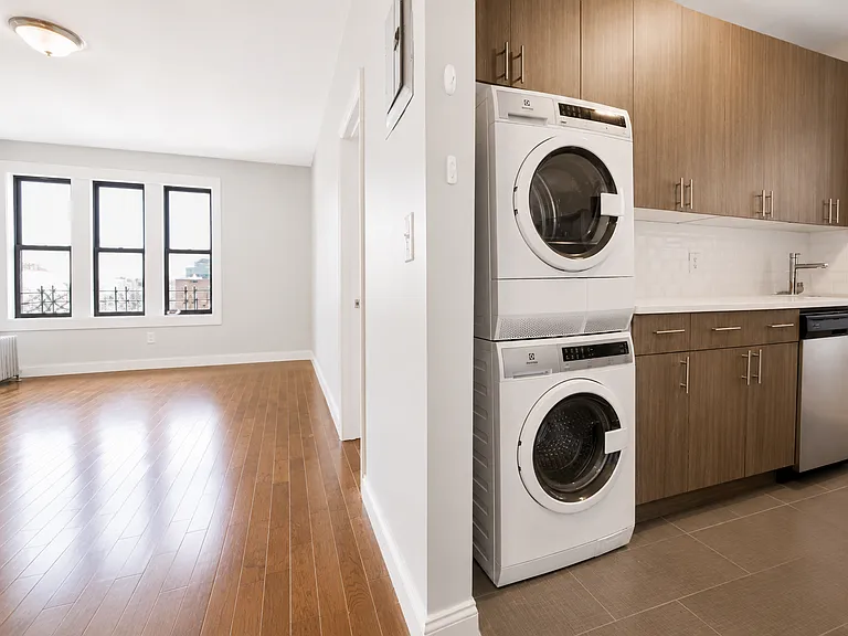 518 W 204th St #36 — Photo 6