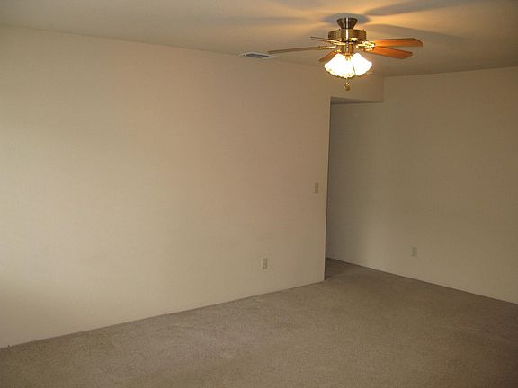3rd image of 10402 Buena Plaza Cir