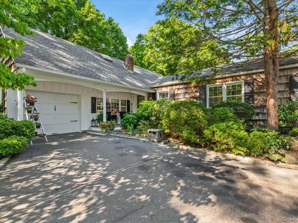10 Rancher Place, Huntington, NY 11743