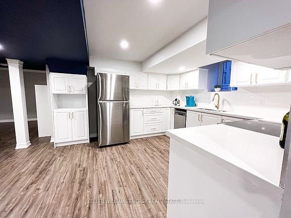 3rd image of 906 Wrenwood Dr