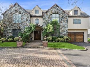 111 Willow Rd, Woodmere, NY 11598