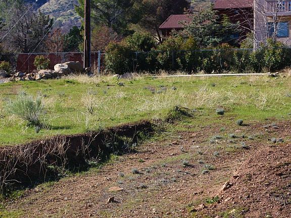 3rd image of 6216 Deer Dr