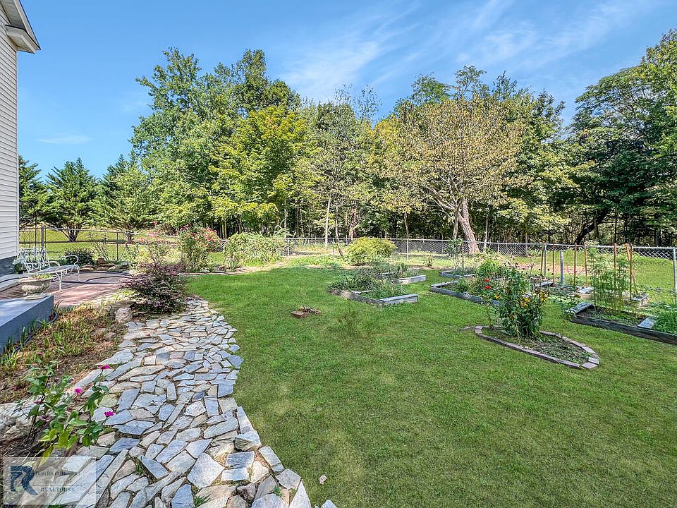 31st image of 1272 Museville Rd