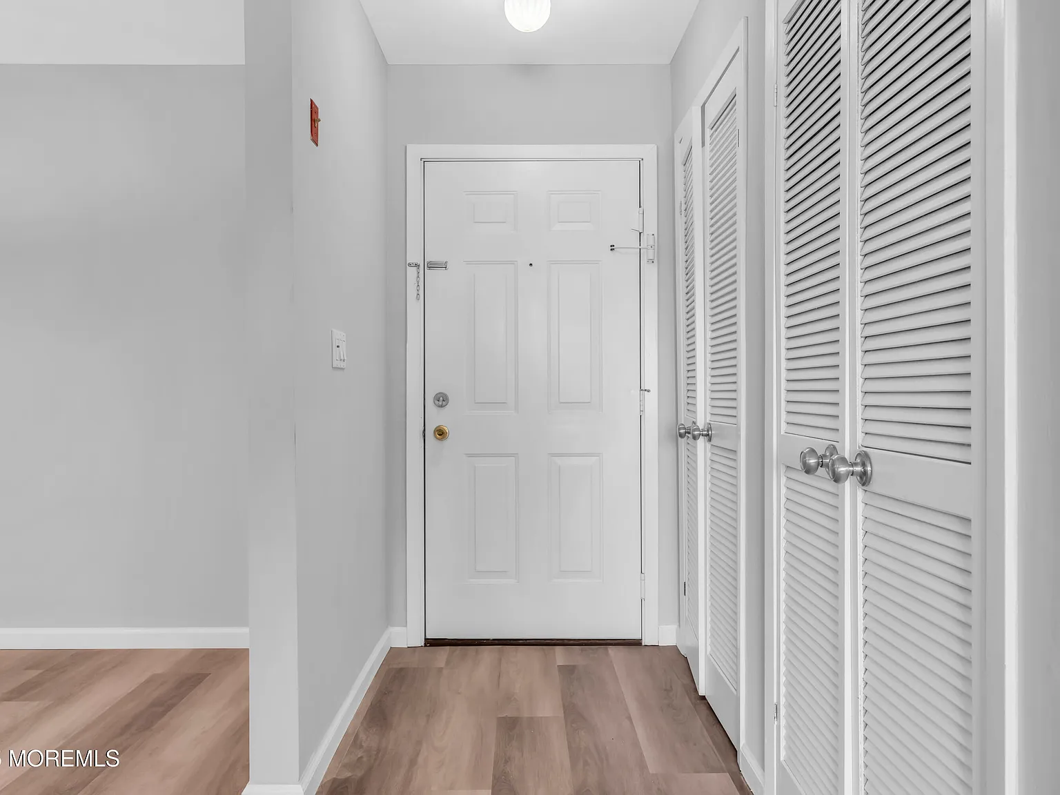 1 bed, 728 sqft, $1,700 — Photo 2