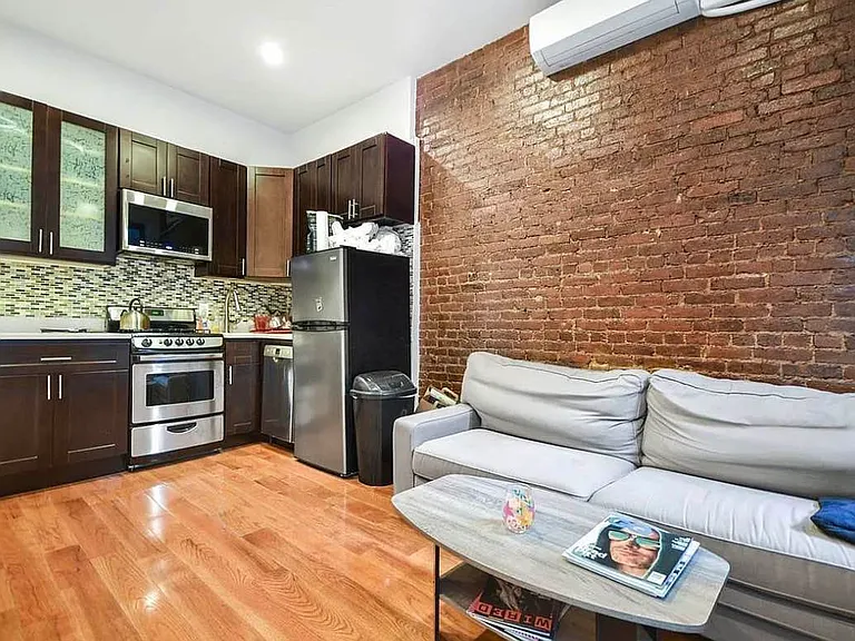 1709 2nd Ave #1R — Photo 3