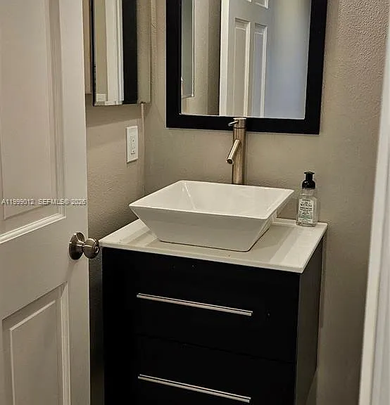 4020 Sabal Lakes Rd — Photo 6