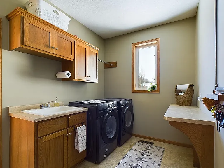 10543 Noble Cir N — Photo 10
