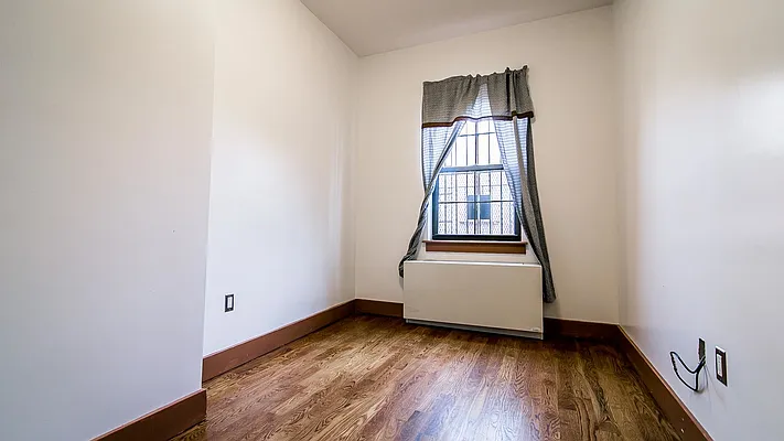 Rented by Nooklyn NYC LLC | media 7
