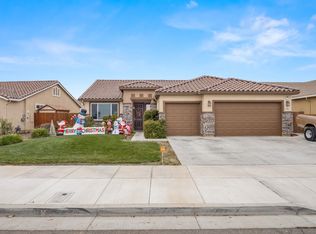 2551 N Creekside Dr, Los Banos, CA 93635