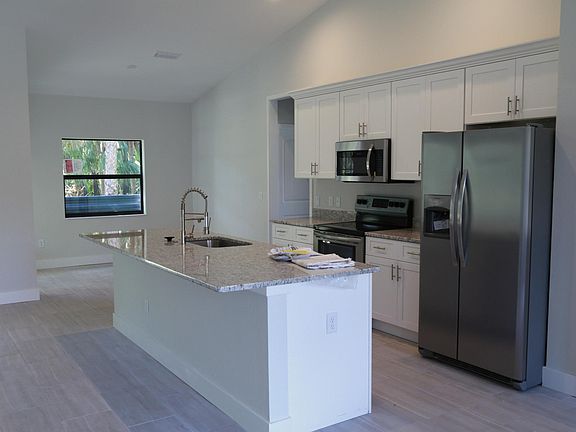 4th image of 3561 Vaughn Ln