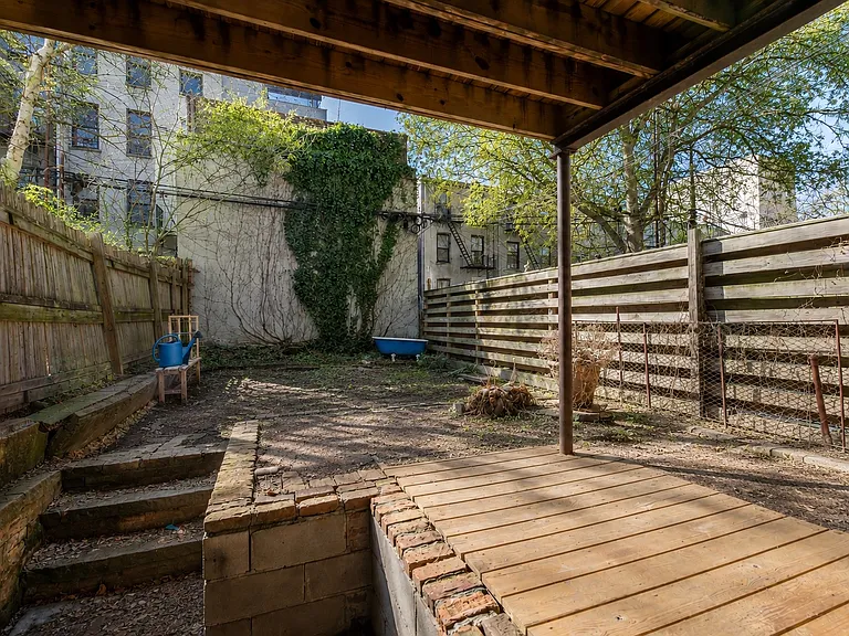 710 De Graw St #1 — Photo 9